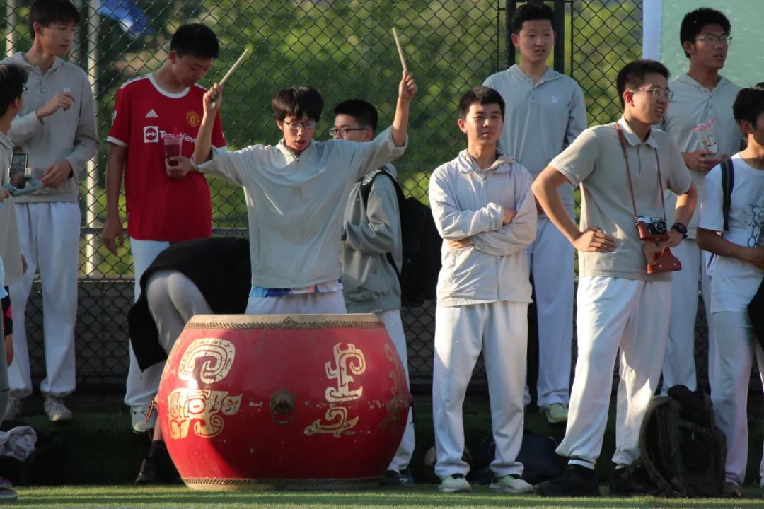 Students from Beijing No. 35 High School drum in support at BGBC in 2024